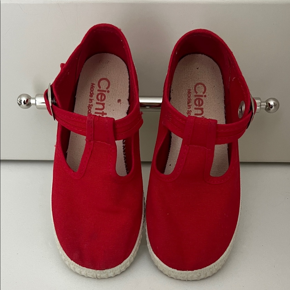 Cienta Kids 28 Red T Strap Shoes